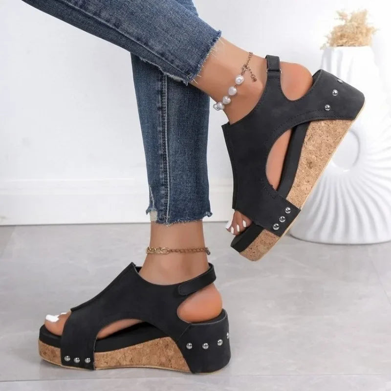 Sandali con zeppa alla moda da donna
