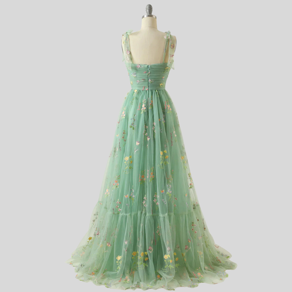 Abito da Sera in Tulle Ricamato – Elegante
