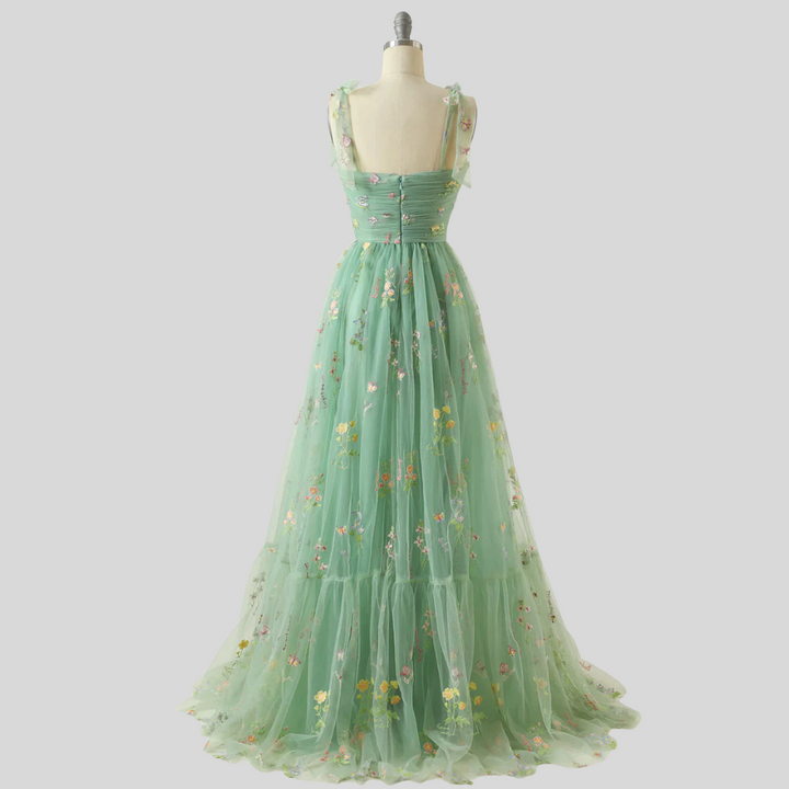 Abito da Sera in Tulle Ricamato – Elegante