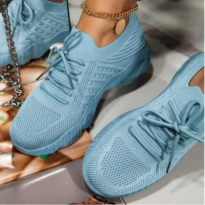 Sneakers da donna in rete leggera