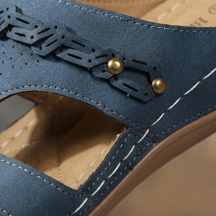 Boharva - Sandalo slip-on con zeppa stile bohémien