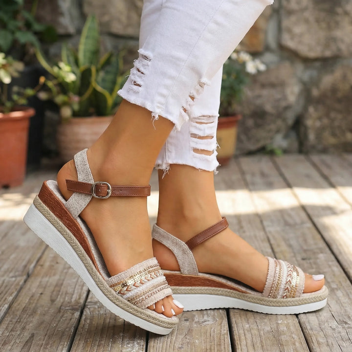 Bohevia - Sandalo con zeppa boho a punta aperta