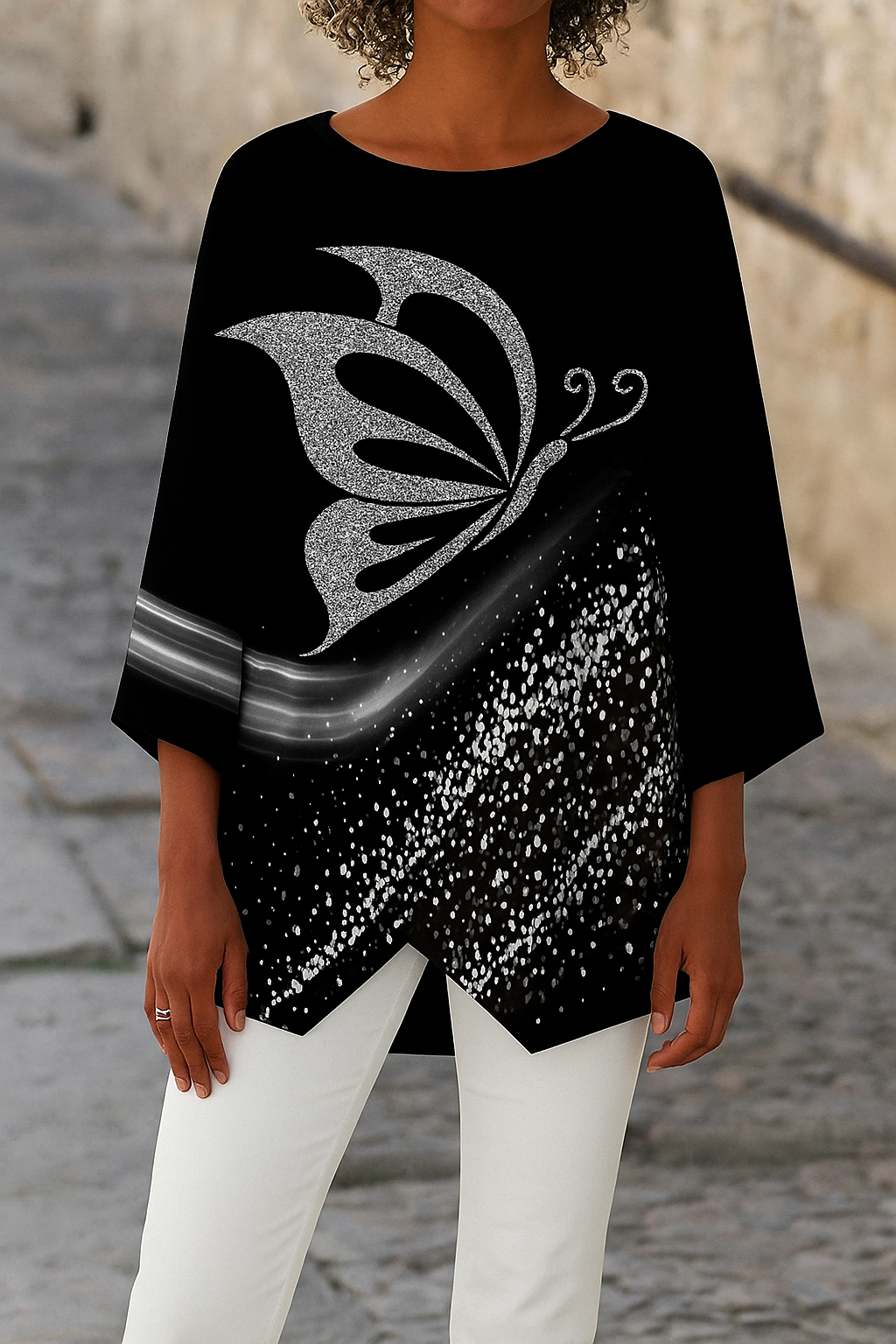 Blusa con stampa farfalle a girocollo e maniche lunghe da donna
