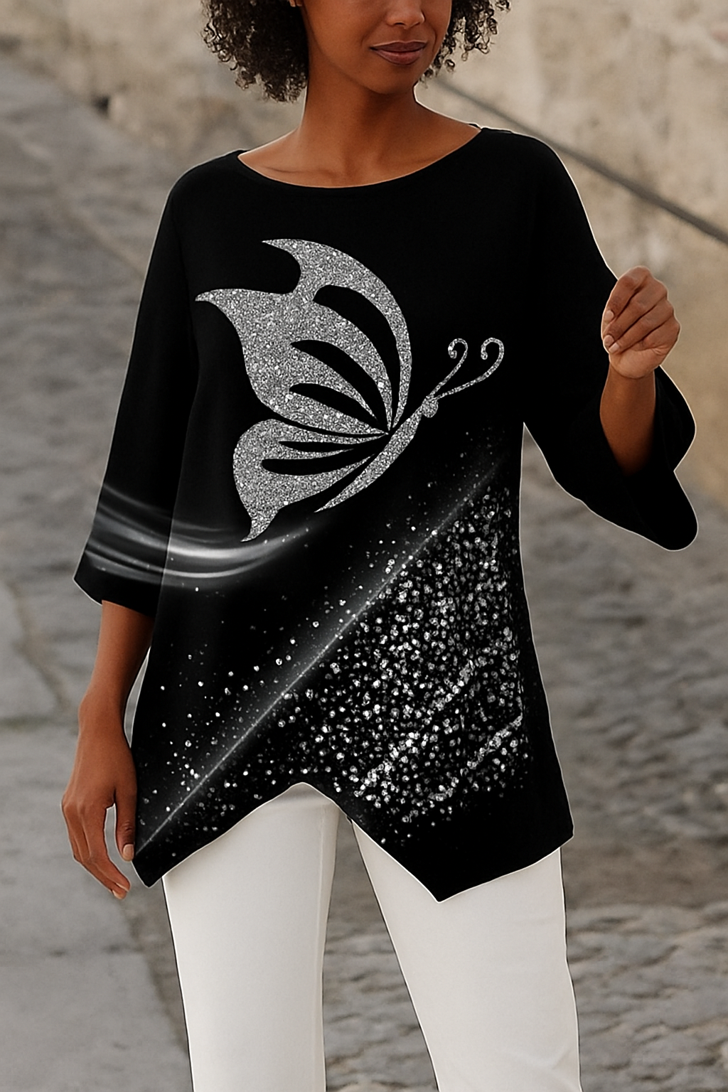 Blusa con stampa farfalle a girocollo e maniche lunghe da donna