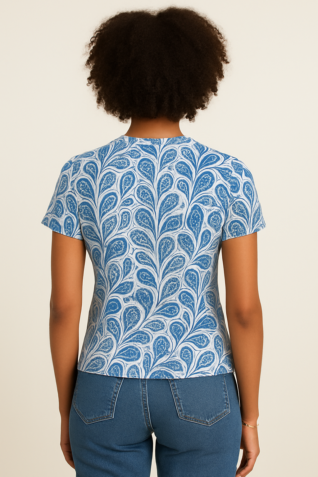 T-shirt blu stampata a girocollo e maniche corte da donna