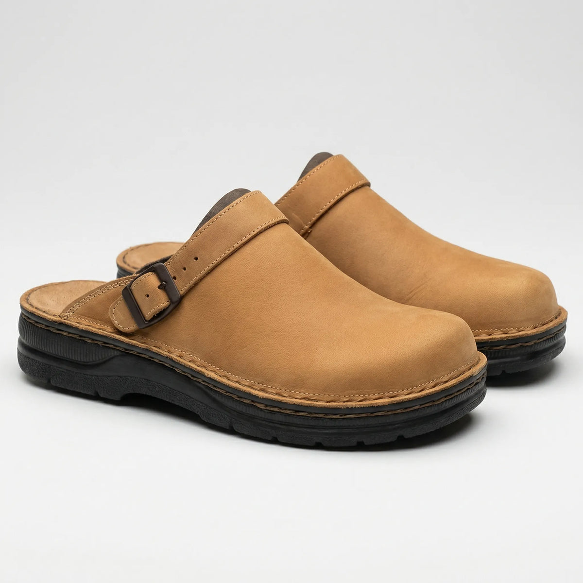 Zoccoli slip-on da uomo con suola sagomata e supporto plantare