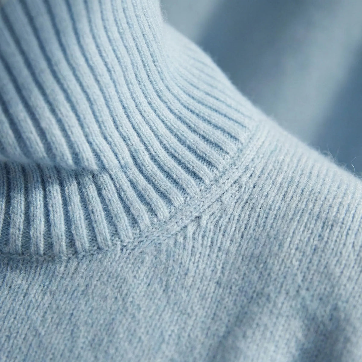 Maglione a Collo Alto in Maglia per Donne