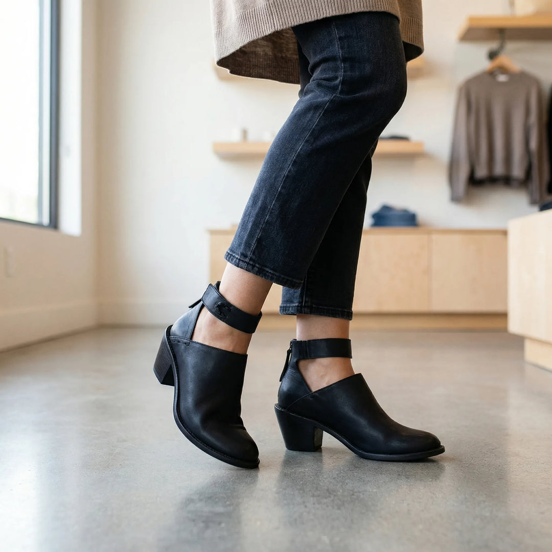 Comforvia - Scarpa con cinturino alla caviglia e tacco a blocco