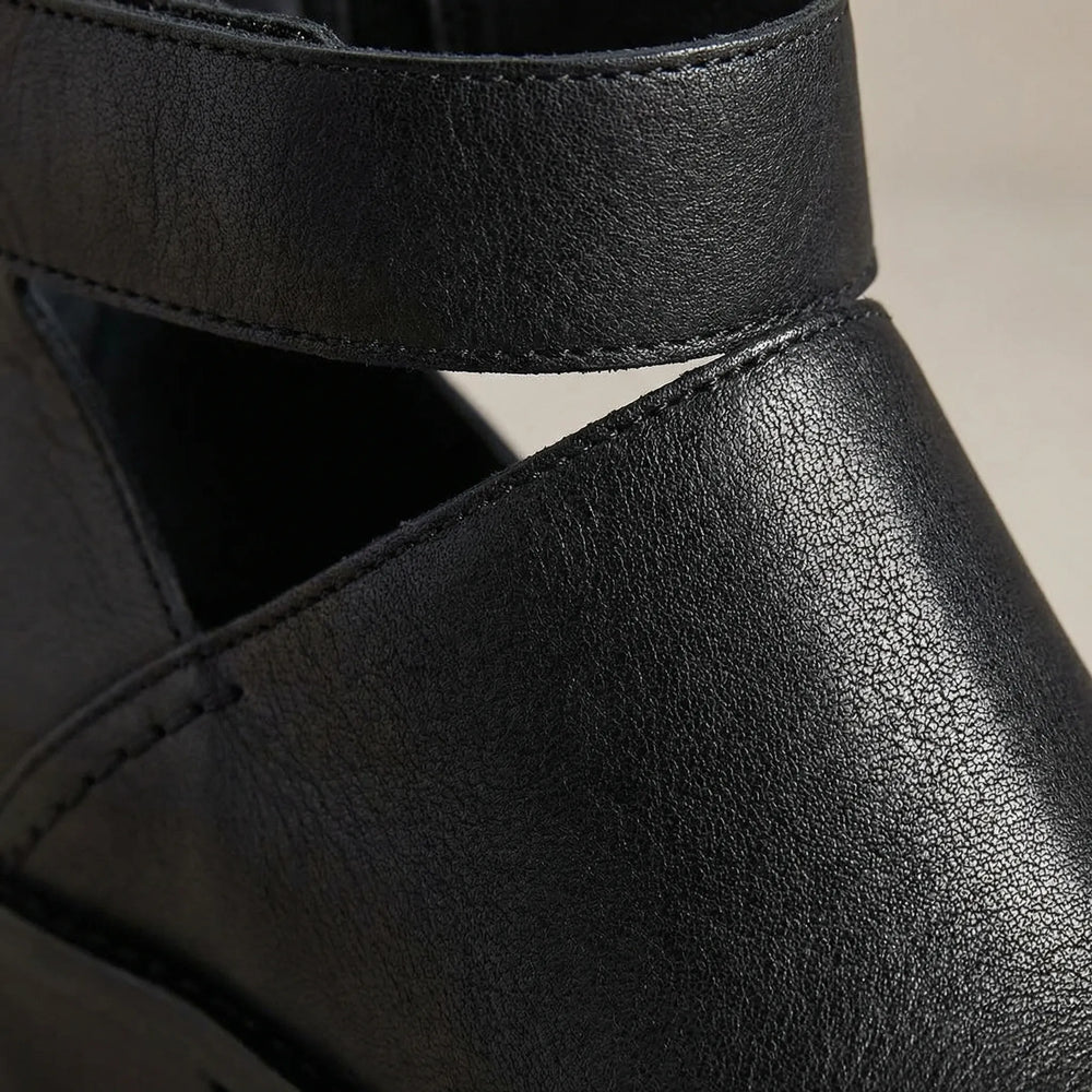 Comforvia - Scarpa con cinturino alla caviglia e tacco a blocco