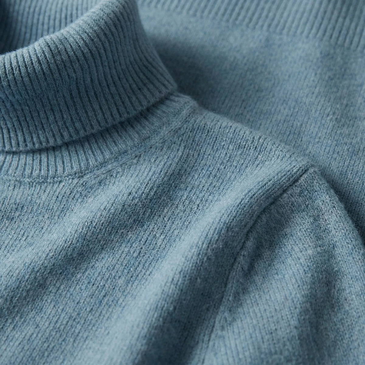 Maglione Collo Alto e Set Pantaloni Largo