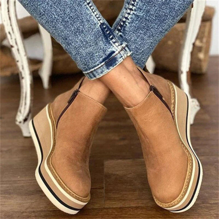 Stivaletti con zeppa da donna dal fascino vintage