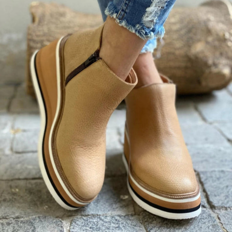 Stivaletti con zeppa da donna dal fascino vintage
