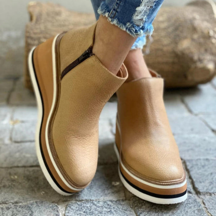 Stivaletti con zeppa da donna dal fascino vintage