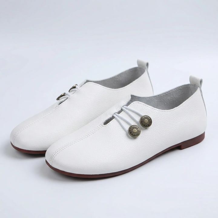Mocassino piatto con punta arrotondata, modello slip-on