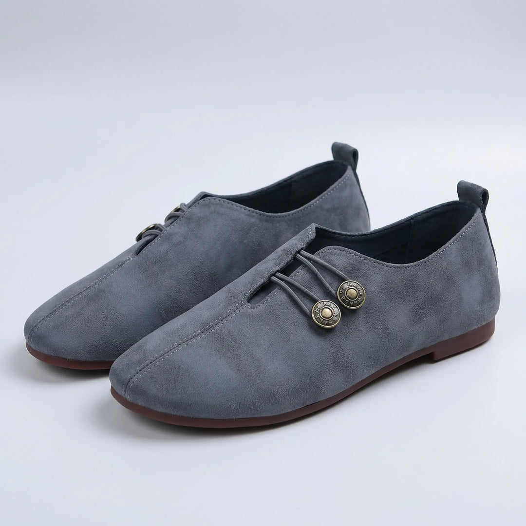 Mocassino piatto con punta arrotondata, modello slip-on