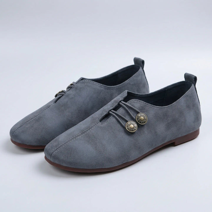 Mocassino piatto con punta arrotondata, modello slip-on