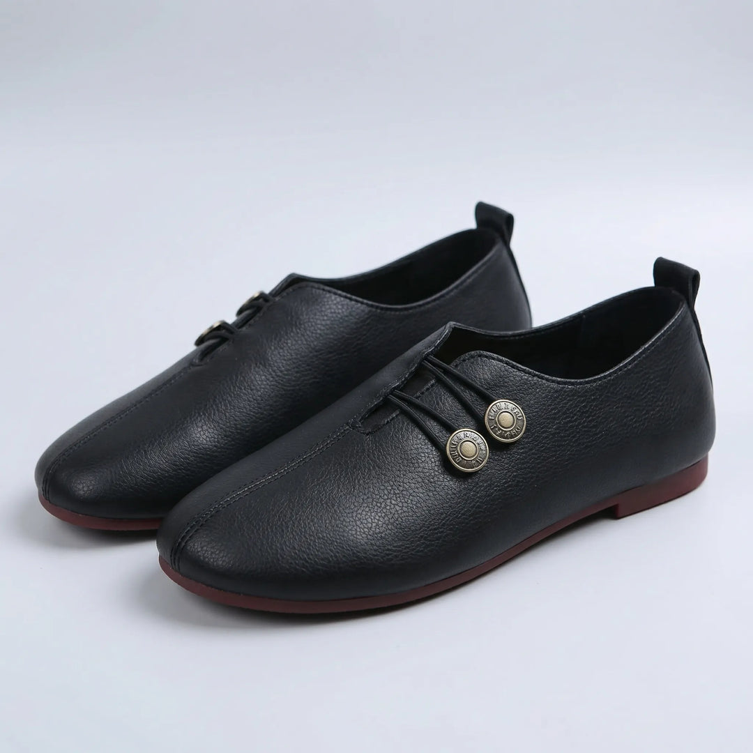 Mocassino piatto con punta arrotondata, modello slip-on