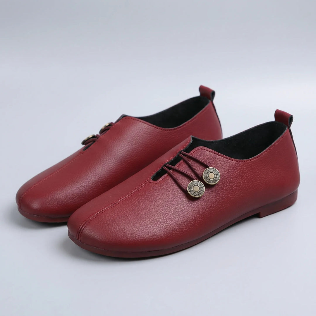 Mocassino piatto con punta arrotondata, modello slip-on
