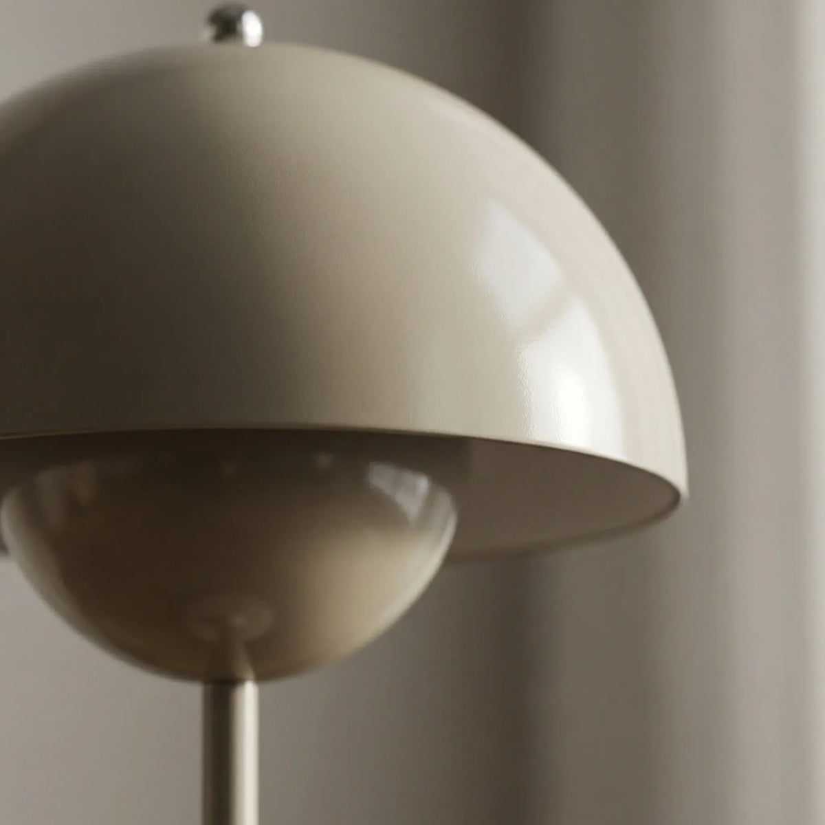 Lampada da Tavolo Touch Attivata a Cupola