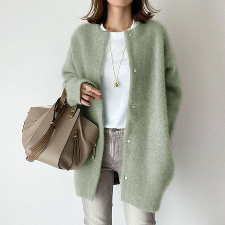 Cardigan Rifinito con Stile