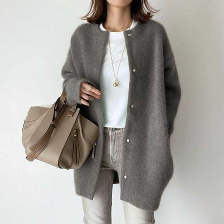 Cardigan Rifinito con Stile