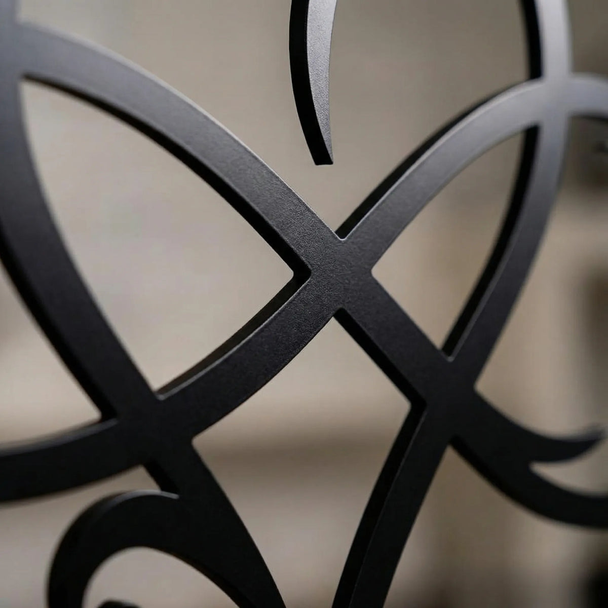 Decorazione da parete in metallo a forma di cuore infinito