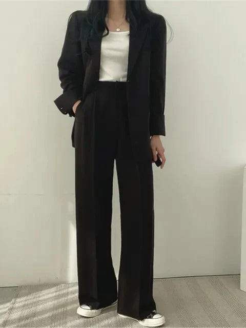 Tailleur due pezzi con blazer e pantaloni ampi da donna