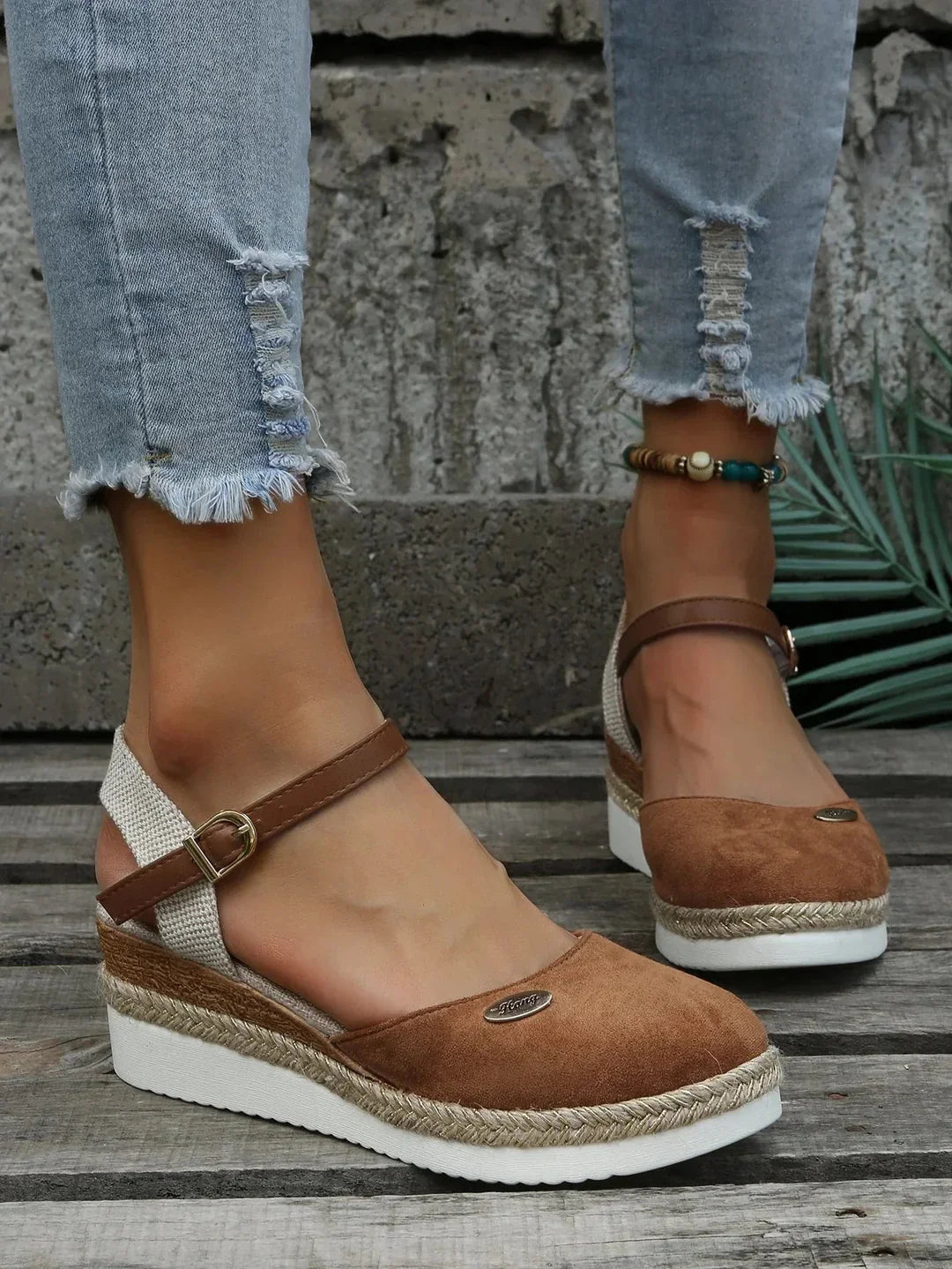 Ria – Sandali con plantare ergonomico e cinturini regolabili da donna