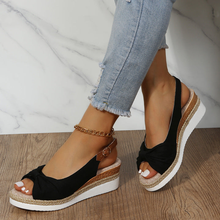 Sandali con zeppa e punta aperta alla moda per donna: valorizza il tuo stile estivo con comfort ed eleganza