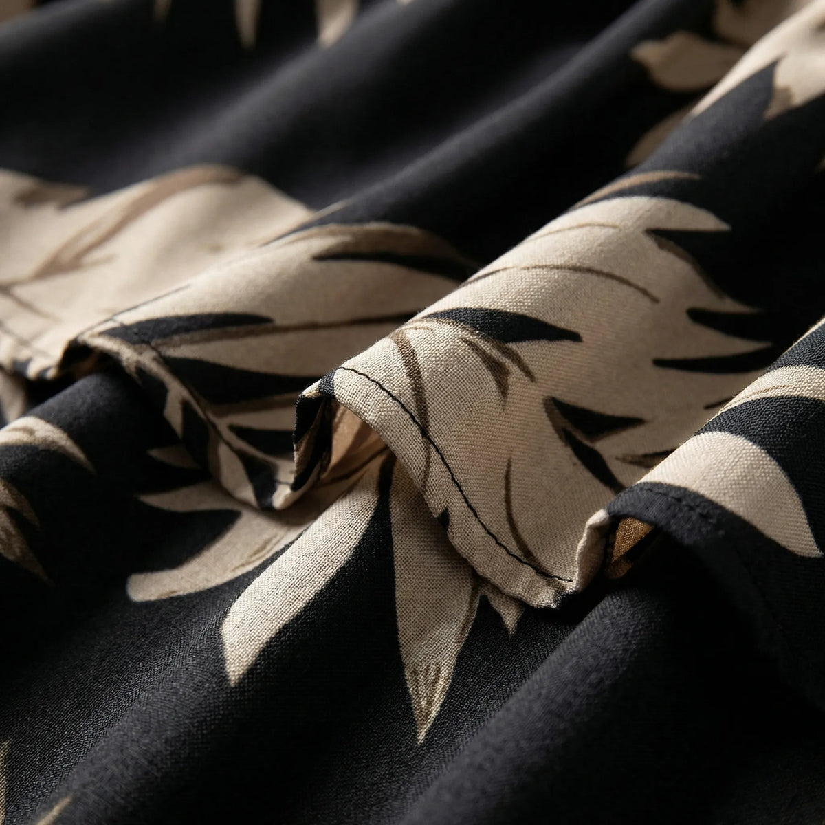 Abito Mini a Manica Batwing con Scollo a V Profondo