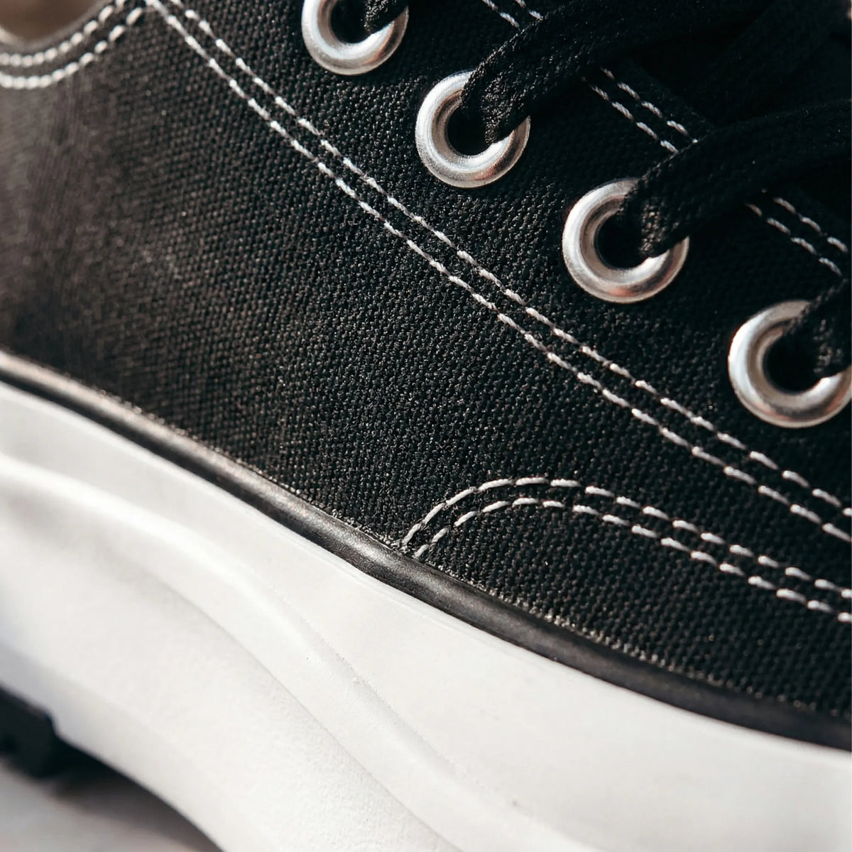 Sneaker Piattaforma Bassa con Lacci
