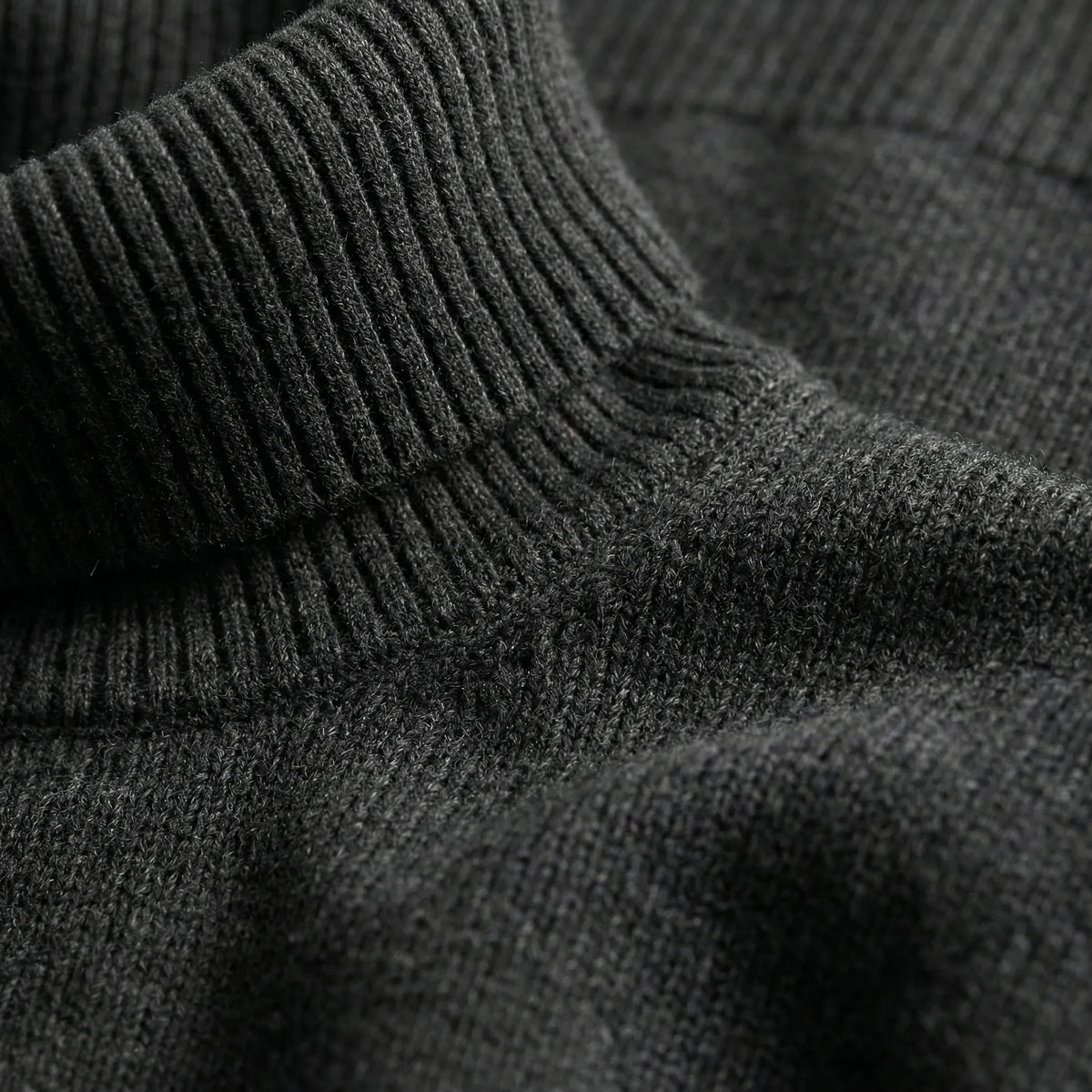 Set Maglia Collo Alto e Pantaloni Largo