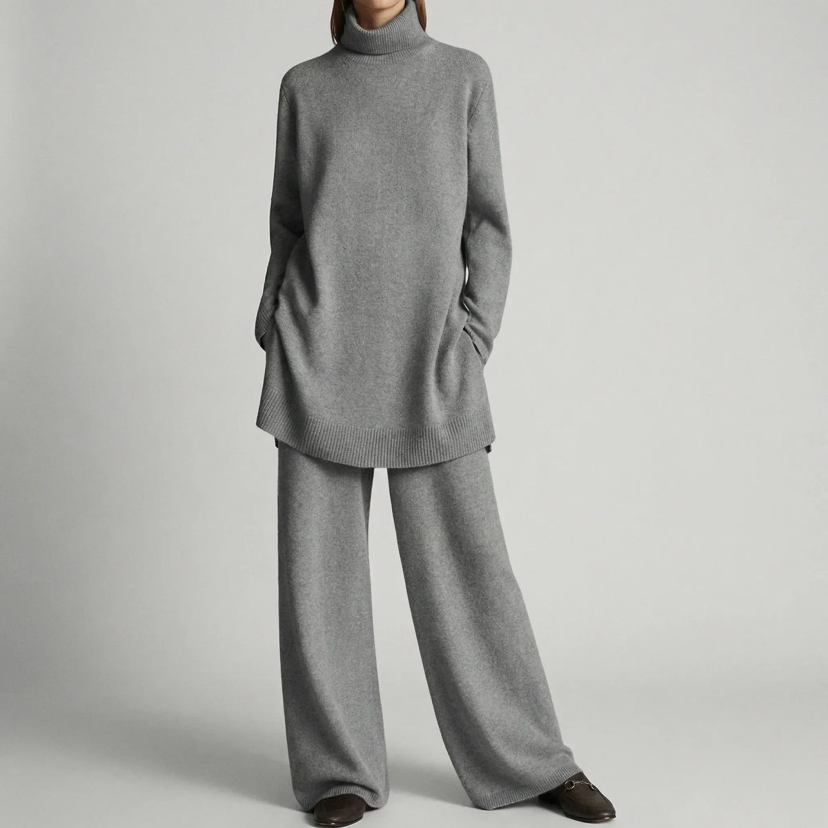 Set Maglia Collo Alto e Pantaloni Largo