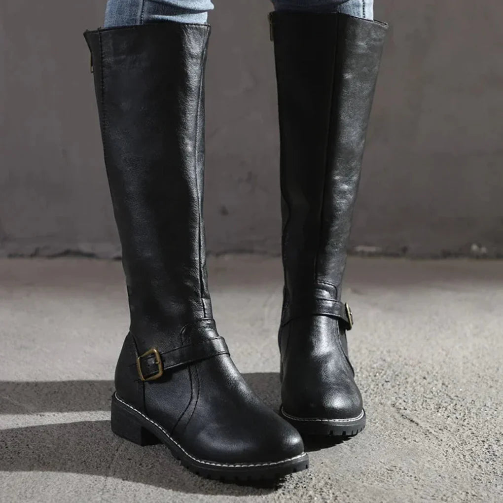 Stivali eleganti in pelle con zip laterale da donna