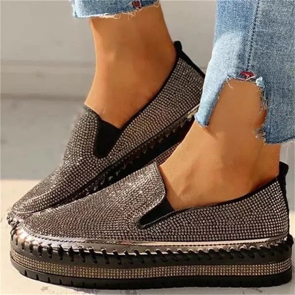 Scarpe slip-on con dettagli brillanti