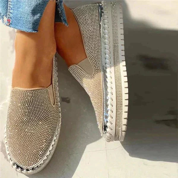 Scarpe slip-on con dettagli brillanti