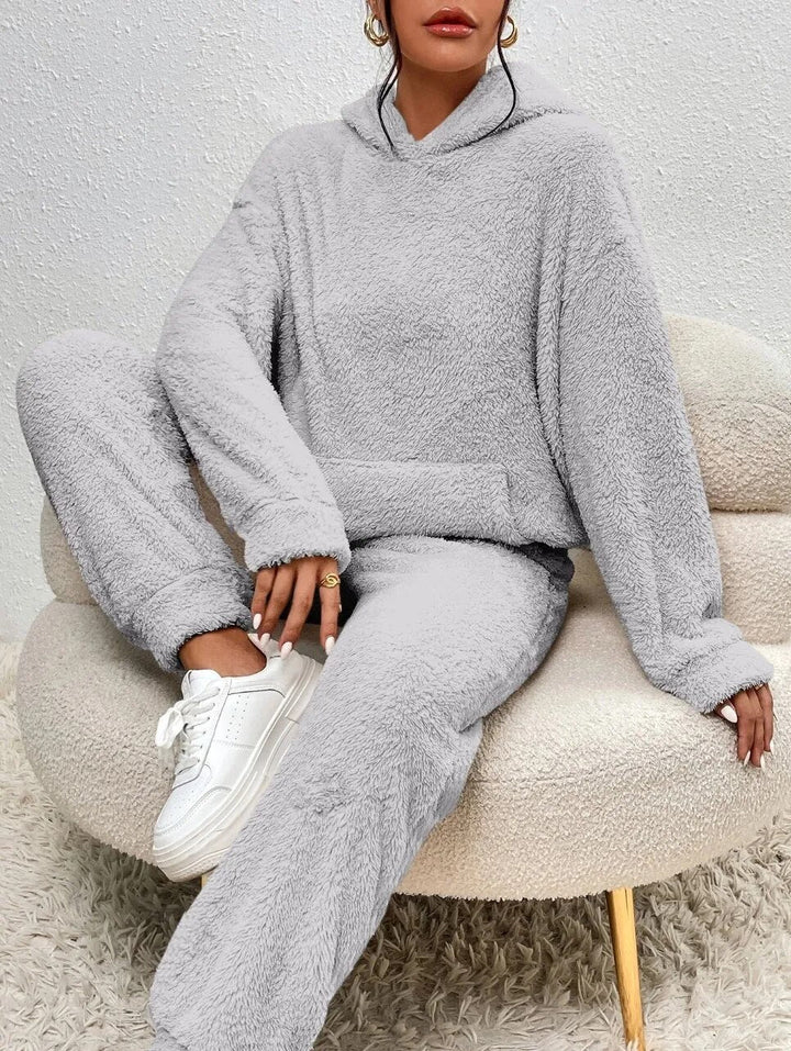Tuta da casa con cappuccio in peluche ultra confortevole: eleganza avvolgente per momenti di relax