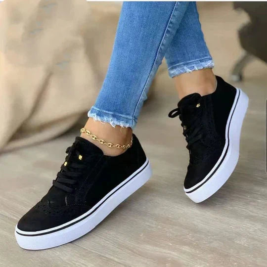 Sneakers stringate con plantare ergonomico da donna
