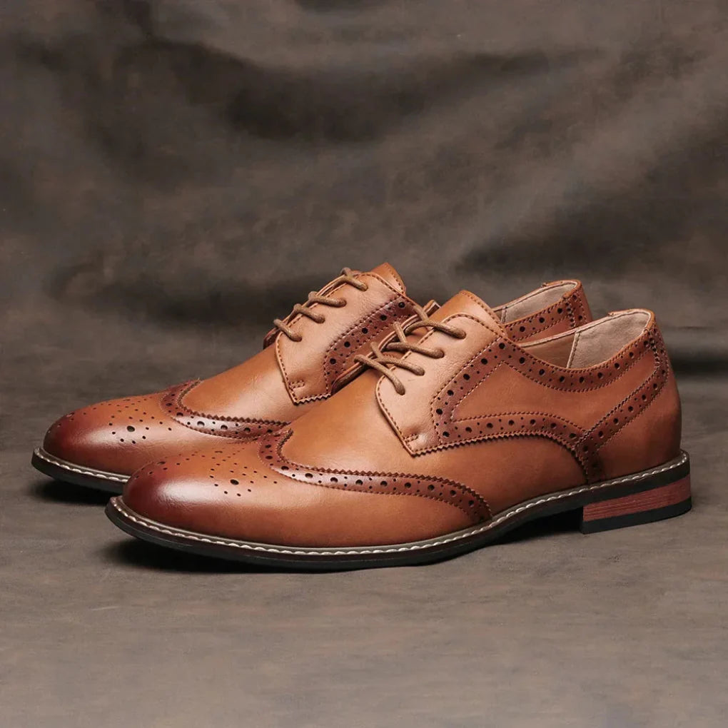 Scarpe Oxford brogue in pelle con lacci da uomo