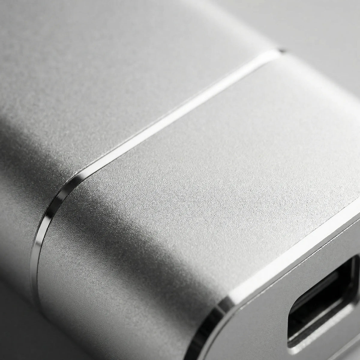 Disco SSD esterno portatile con collegamento USB 3.0