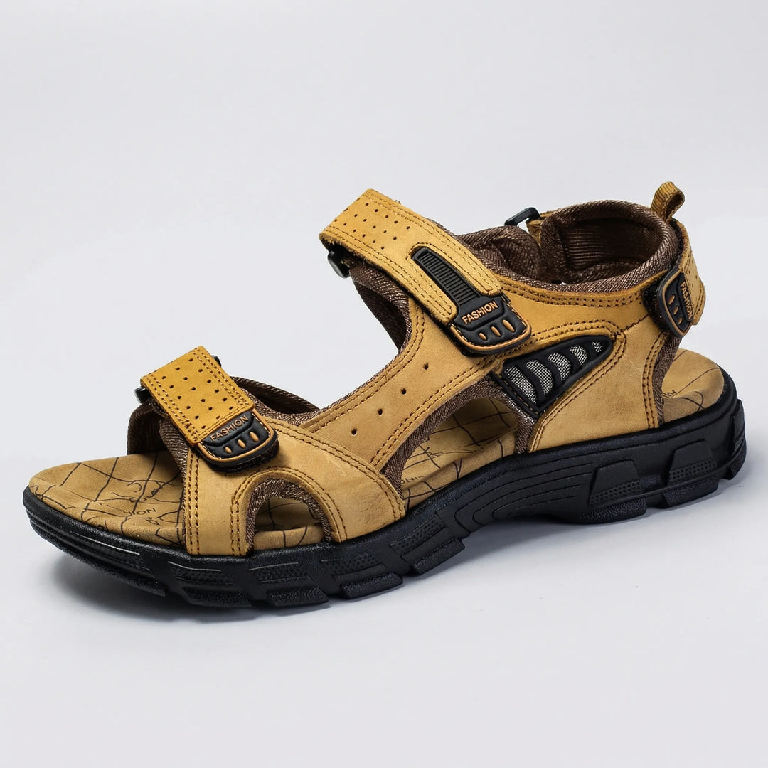 Sandali Velcrex con cinturino regolabile in velcro.