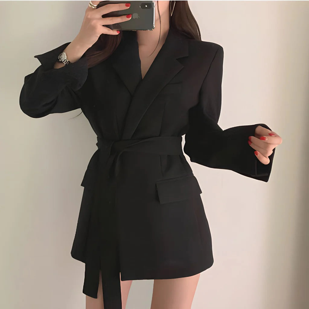 Giacca da donna con cintura – Struttura elegante e stile versatile