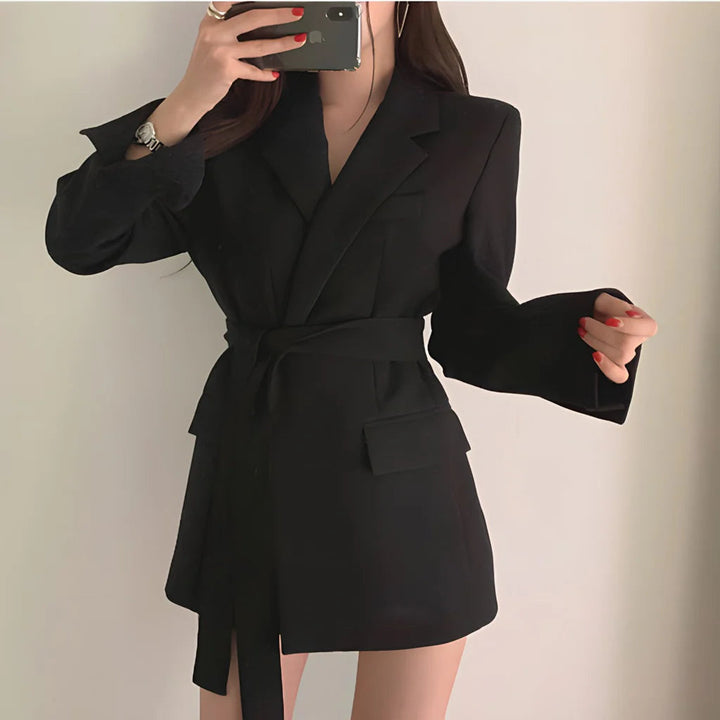 Giacca da donna con cintura – Struttura elegante e stile versatile