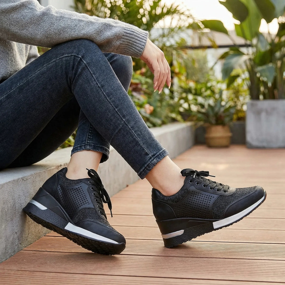 Wedglyn - Wedge Platform Lace-Up Sneaker