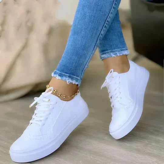 Sneakers stringate con plantare ergonomico da donna