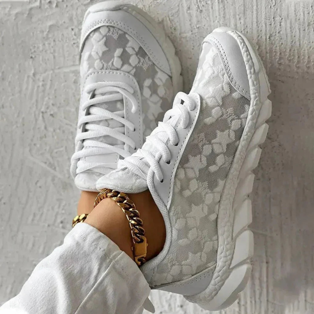 Sneakers stringate in mesh con motivo a stelle da donna
