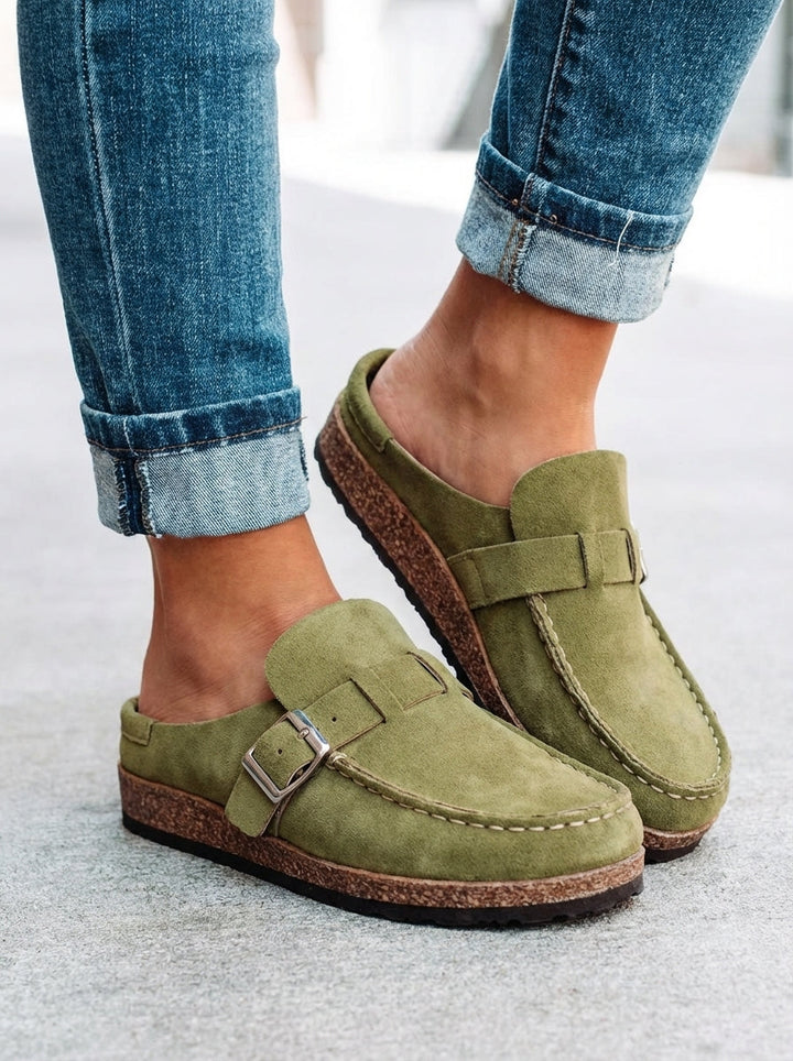 Mules piatte da donna con fibbia in stile retrò