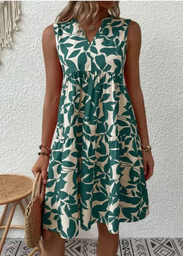 Elegante abito estivo con scollo a V e silhouette femminile