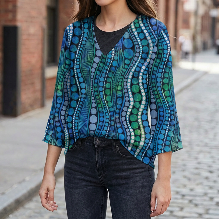 Blusa Astratta a Pois con Scollo a V Flattering
