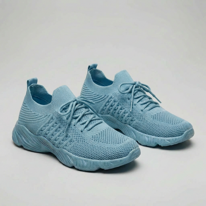 Sneaker in Maglia Traspirante con Lacci
